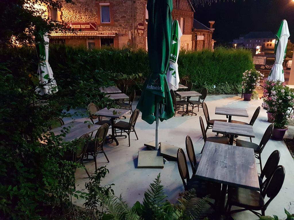 Logis Le Franco Belge Hotel Montherme Exterior photo