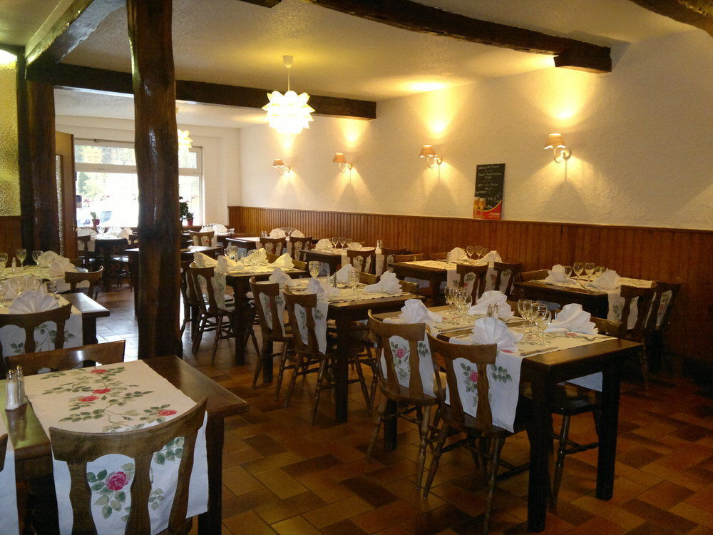 Logis Le Franco Belge Hotel Montherme Exterior photo